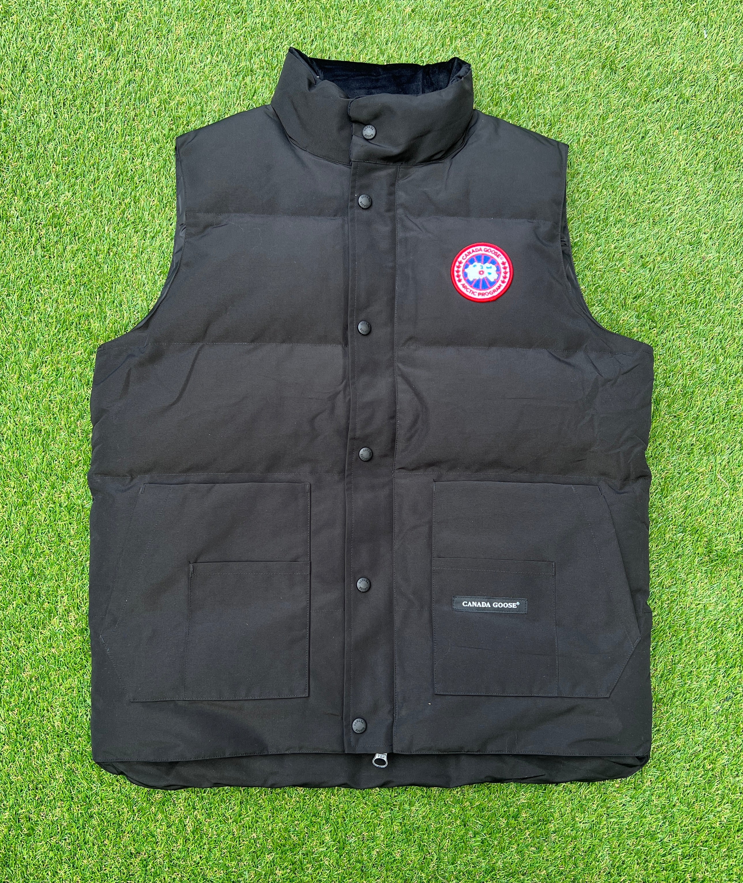 Canada Goose (Black/Red) XL "Fits Like L"