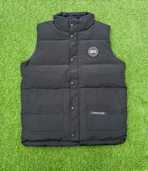 Canada Goose (Black/Black) XL "Fits Like L"
