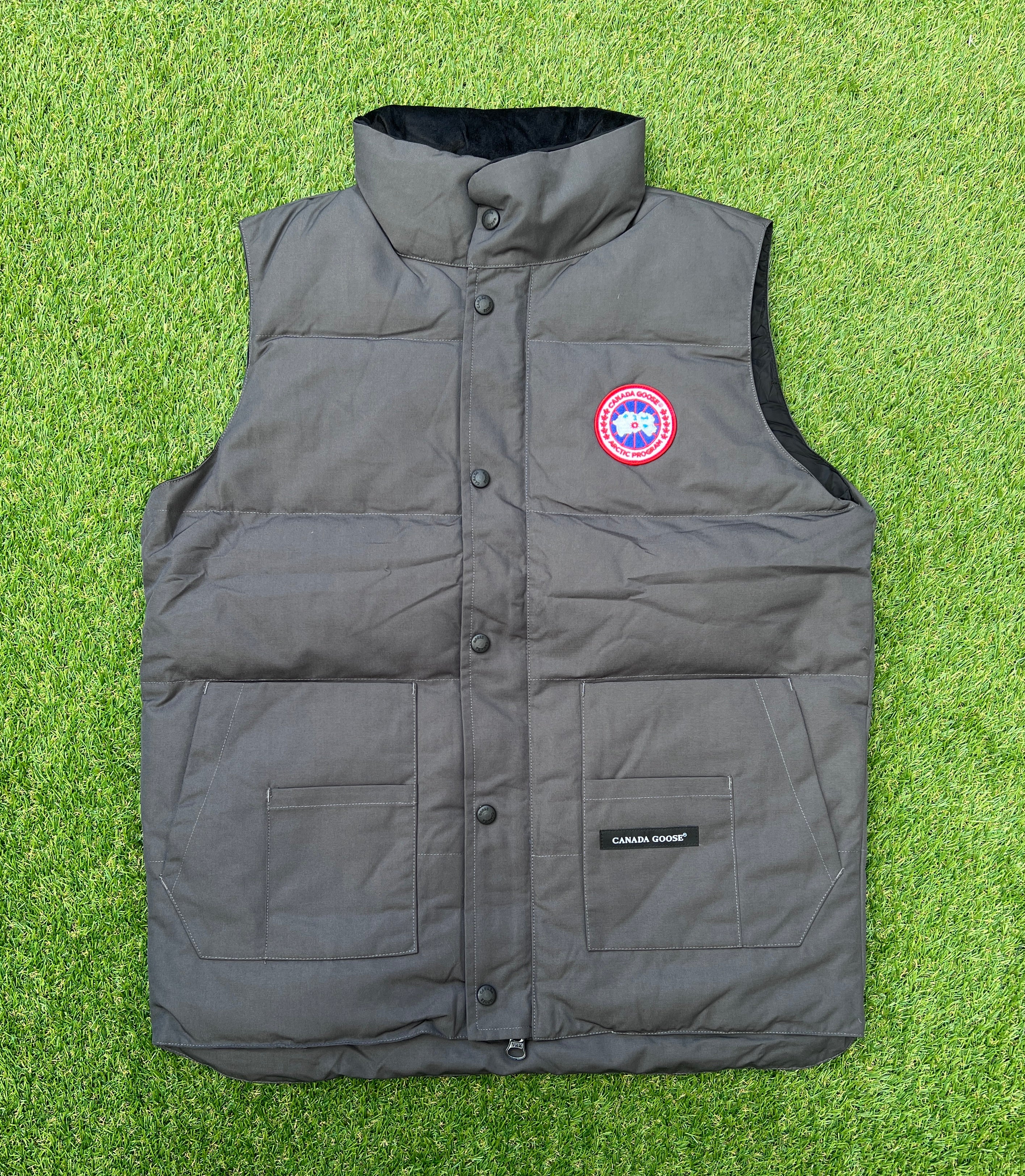 Canada Goose (Grey/Red) L "Fits Like L and M"